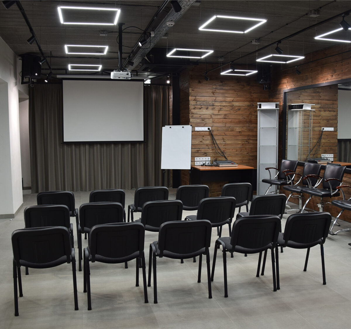 studio 12